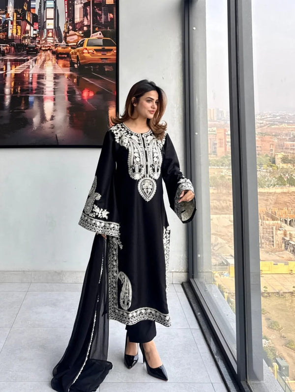 Full Embroidered Stitched Lawn Collection